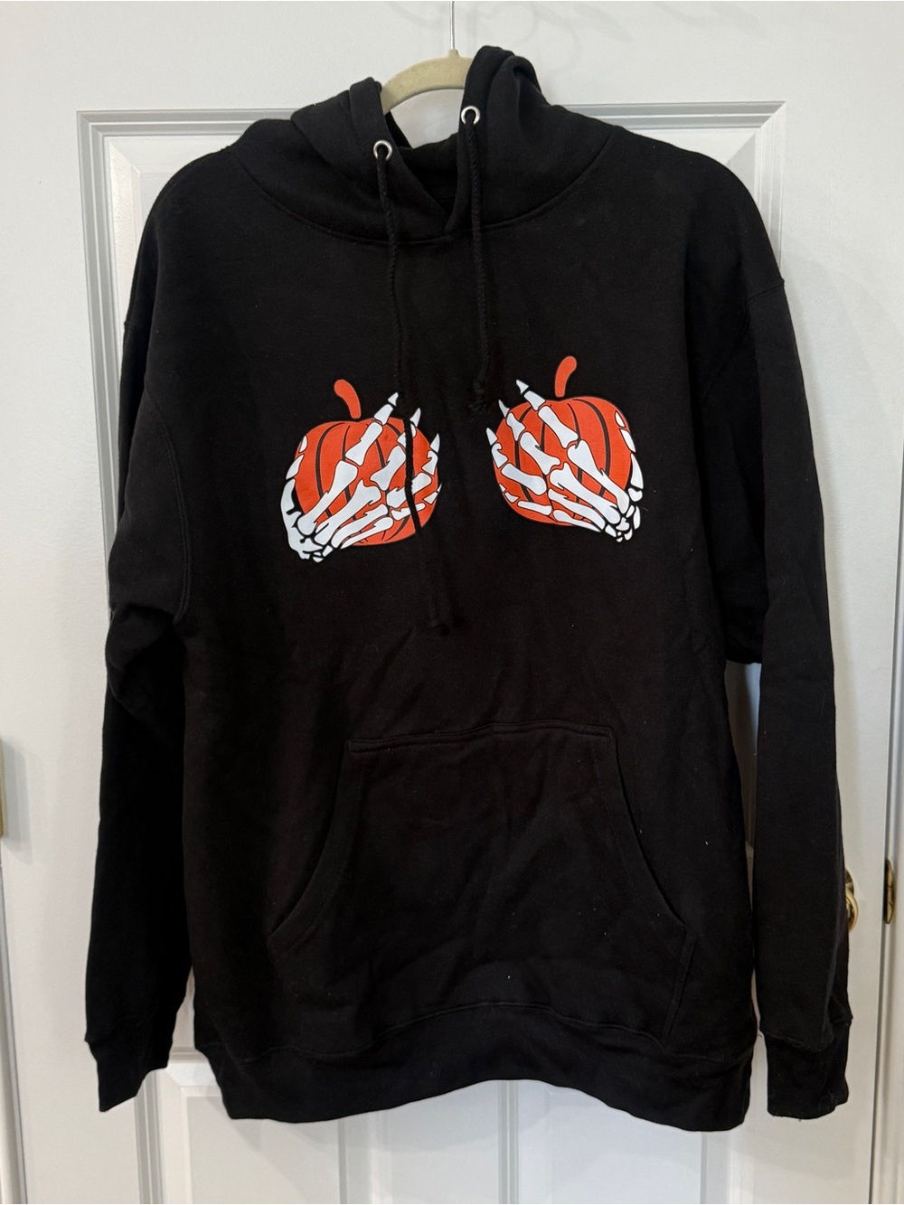 Skeleton Hands Pumpkin Black Halloween Pullover Hoodie Size L NWOT